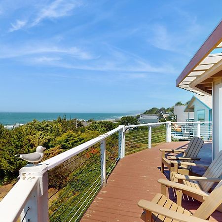 A Whale Of A View! Villa Depoe Bay Exterior photo