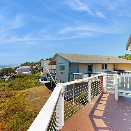 A Whale Of A View! Villa Depoe Bay Exterior photo