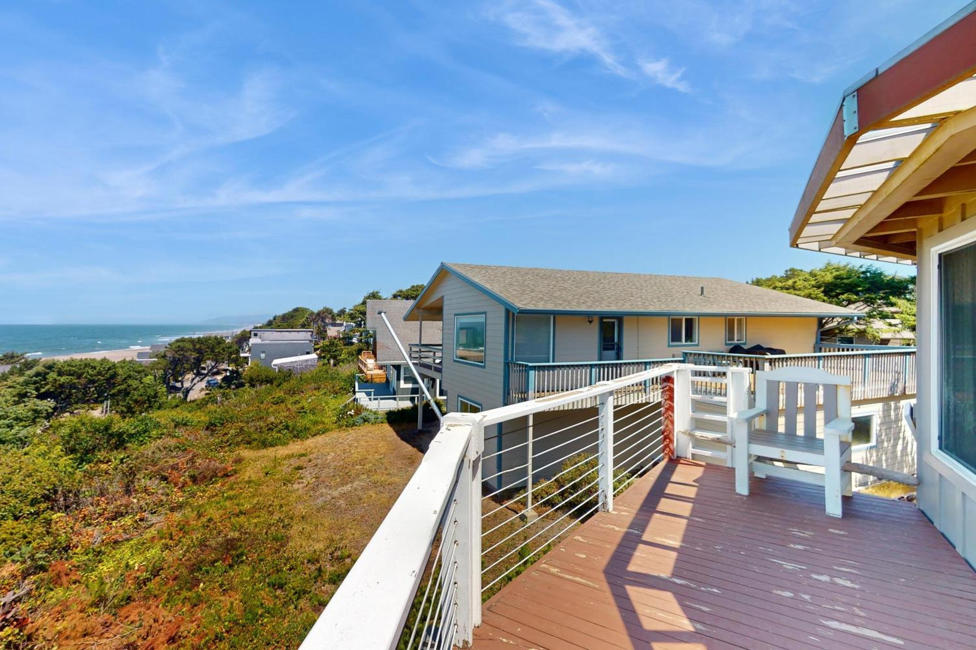 A Whale Of A View! Villa Depoe Bay Exterior photo