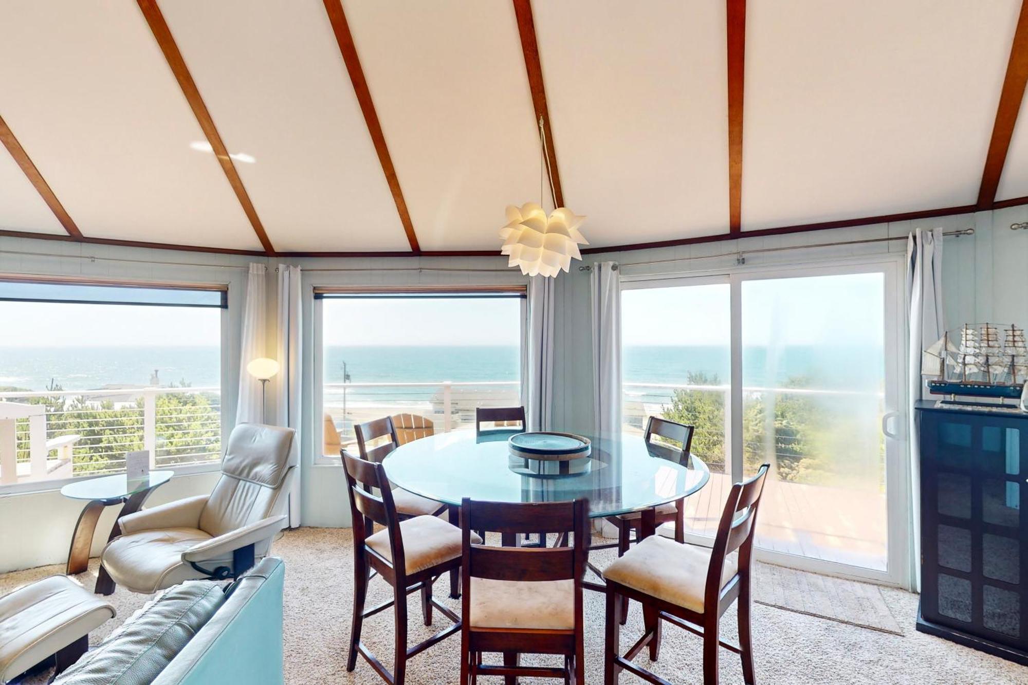 A Whale Of A View! Villa Depoe Bay Exterior photo