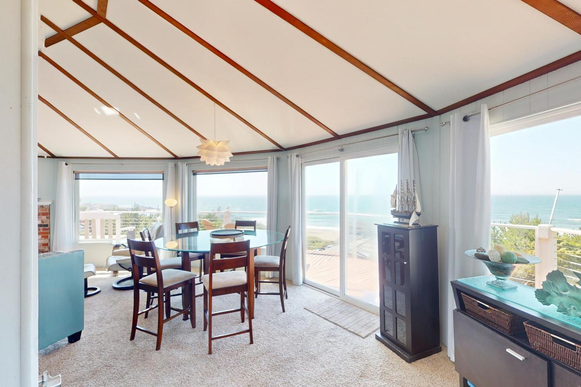 A Whale Of A View! Villa Depoe Bay Exterior photo